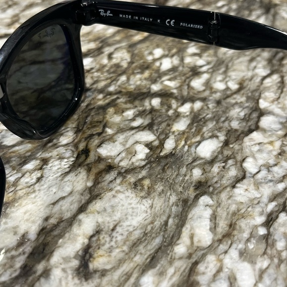 Ray Ban Polarized Folding Black Wayfarer - Picture 5 of 5